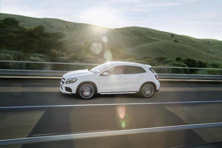  Mercedes-AMG GLA45 4Matic 2017 года  (WW) (фото 12 из 40)